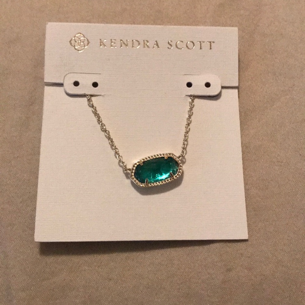 Kendra Scott necklace